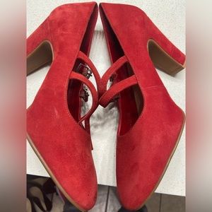 Red suede Gianni Bini’s size 11. Like new